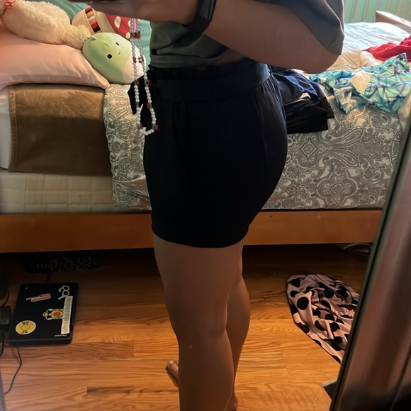 Black cute comfy but stylish shorts - Picture 3 of 3